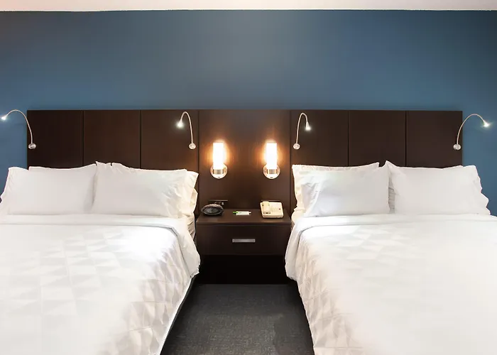 & Conference Center North By Ihg Hotel