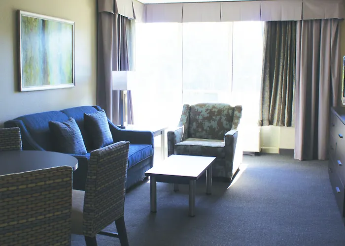 Hotel & Conference Center North By Ihg