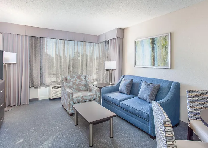 & Conference Center North By Ihg Hotel Tallahassee