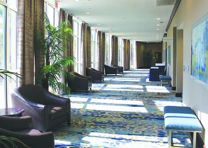 Hotel & Conference Center North By Ihg