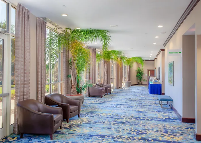 & Conference Center North By Ihg