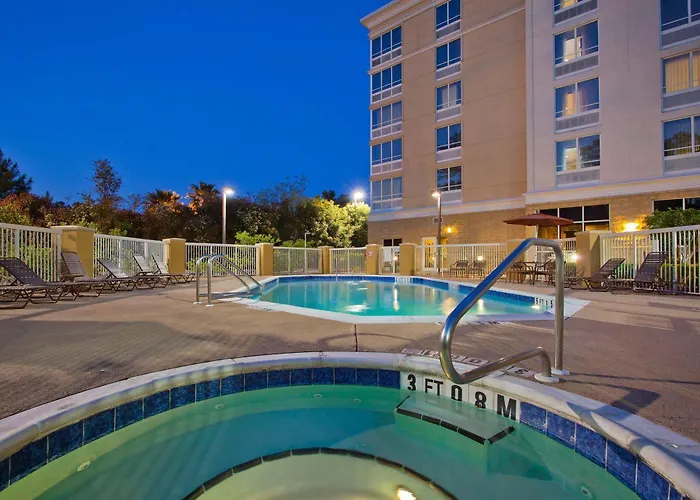 Hotel & Conference Center North By Ihg